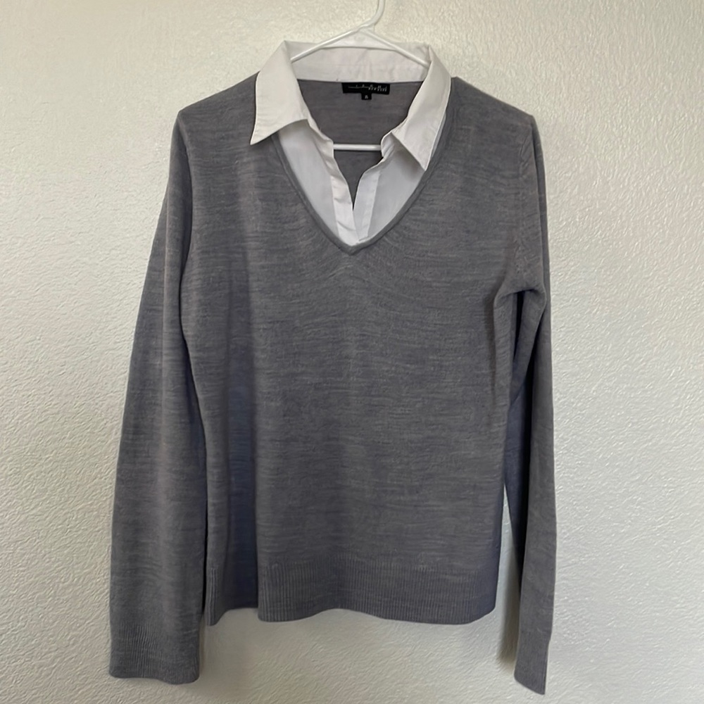Women grey top with collar